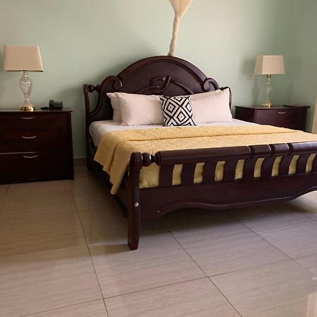 Lakepoint Villa Ентебе Екстериор снимка